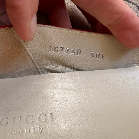 Rare fuschia Gucci flats - Picture 3 of 7